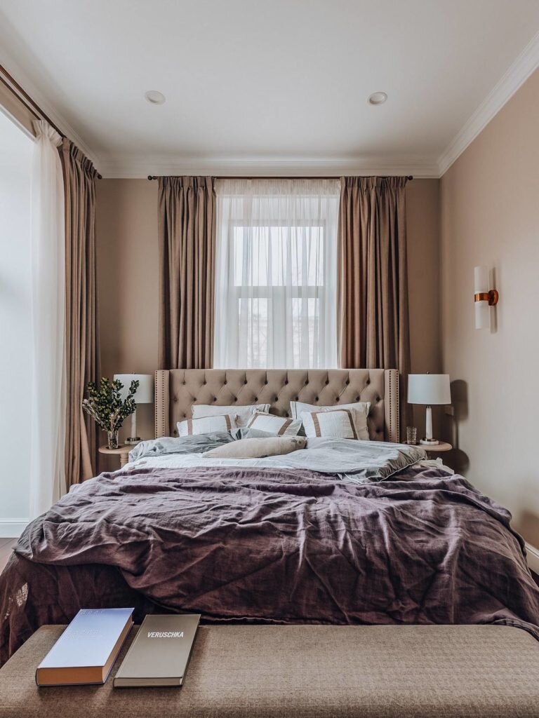 Перепланировка старого фонда. Элегантный классический интерьер квартиры с высокими потолками