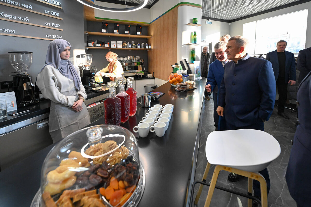 Президент Татарстана Рустам Минниханов на открытии офиса. Фото пресс-службы президента Татарстана 