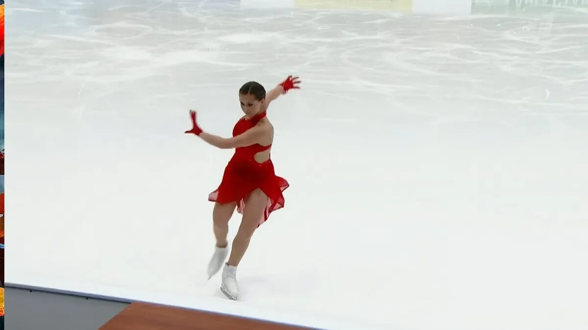 Камила Валиева выступала в красном платье. Фото: кадр FS Artemon/youtube.com