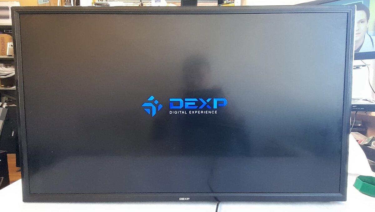 Всем здравствуйте! Сегодня у нас на ремонте телевизор Dexp 32E800Q с диагнозом не включается.