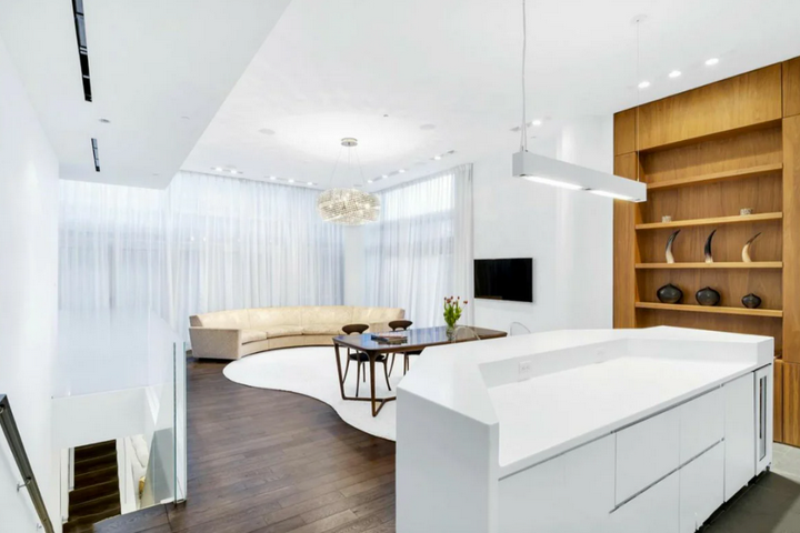 Совмещенная кухня-столовая-гостиная