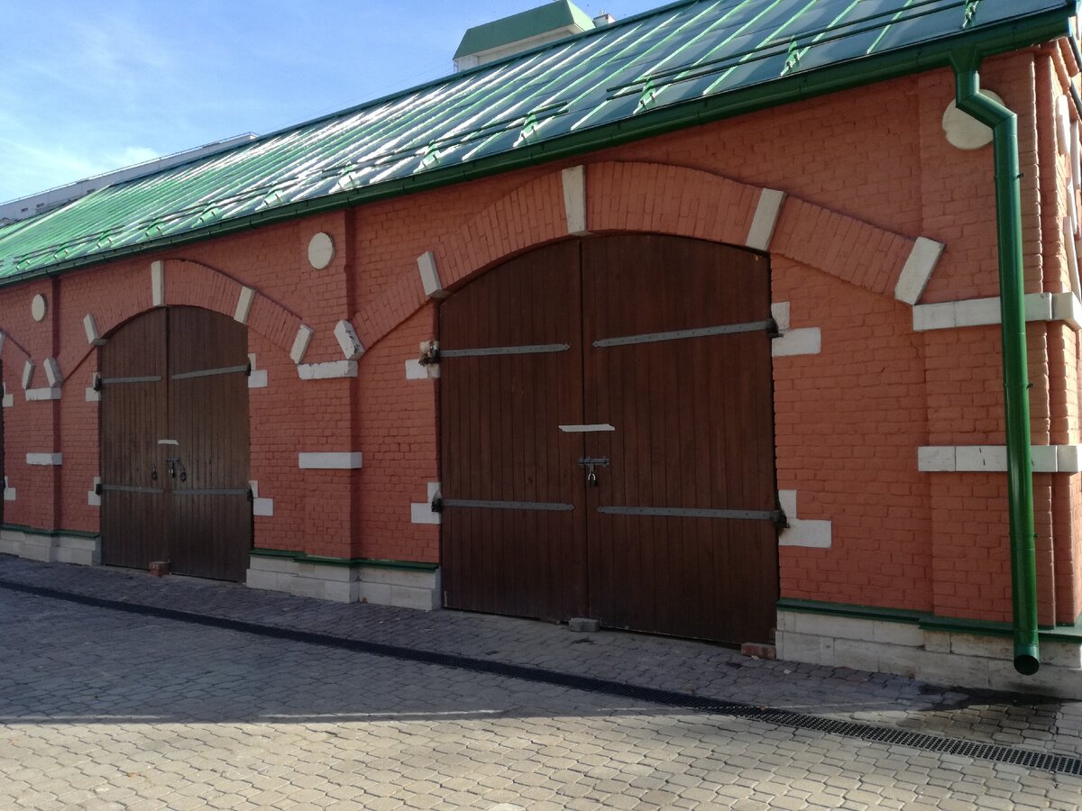 Хозяйственные постройки усадьбы Тимохово-Салазкино. Фото автора