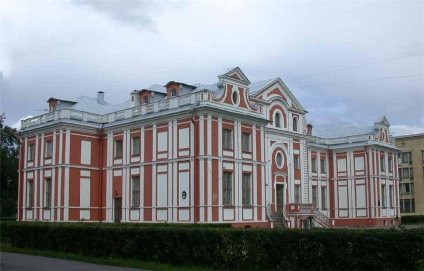 Кикины палаты- первый каменный дом в Петербурге.