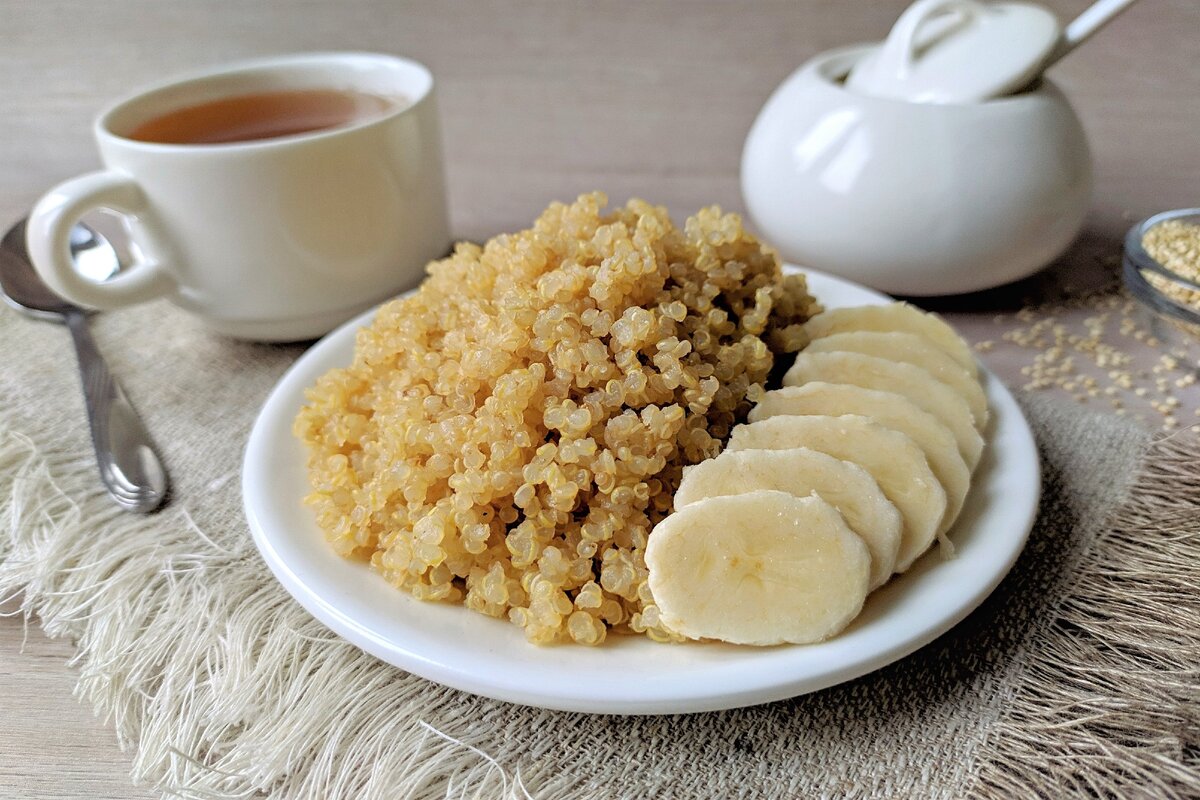 Ячменная каша на воде. Каша из киноа. Каша из киноа на завтрак. Вкусная каша из ячменя. Каша из сои.