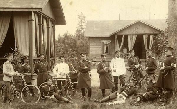 Фотография 1890-х годов из коллекции Веломузея Андрея Мятиева. 