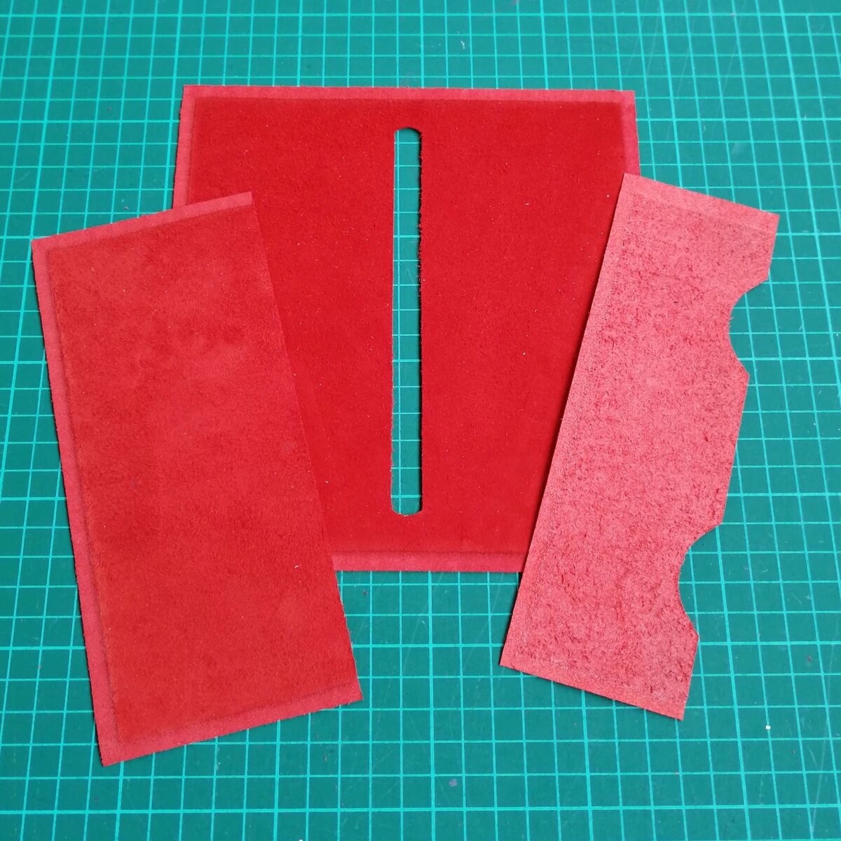 Края деталей кошелька утончены