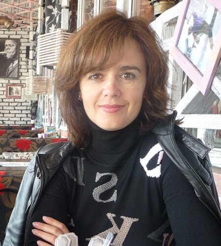 Отвечает Нина Левина, писатель-прозаик из из города-героя Керчь