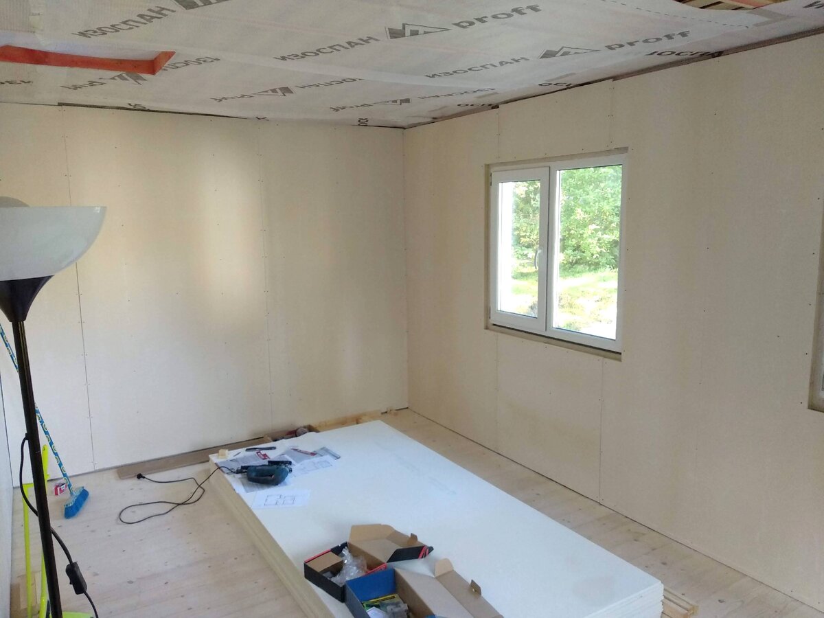 Фото автора: кухня-гостиная обшита листами ГСП, август 2018