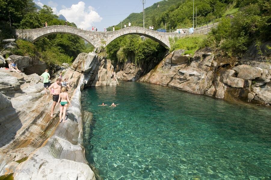 Река Верзаска Швейцария фото зимой