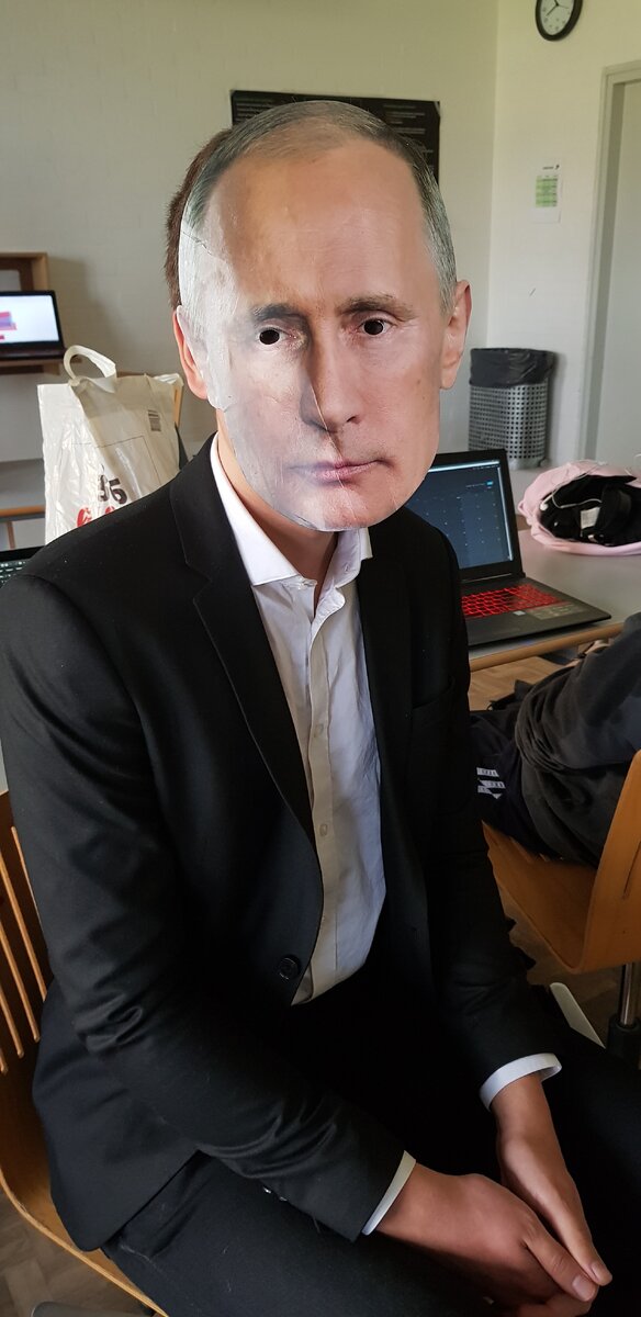 Мой ученик в маске Путина. 