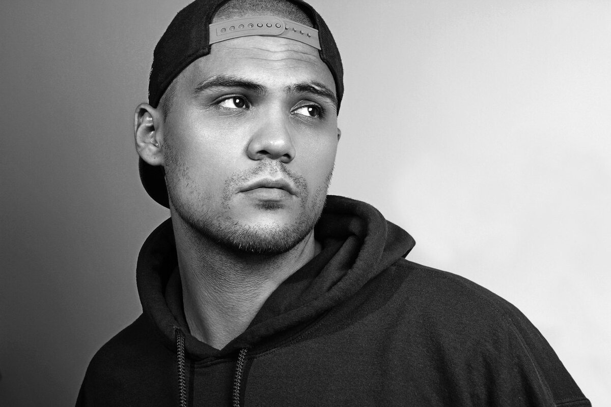 ATL (Сергей Круппов, родился 30 января 1989 года) — российский рэп исполнитель из города Новочебоксарск, представитель Белой Чувашии, разрывающий любые клубы своими уникальными по энергетике выступлениями. 
На данный момент ATL имеет на своём счету уже 15 сольных релизов, регулярные концерты, выступление на баттле «Versus», где он одержал победу над Энди Картрайтом, а самое главное — свой уникальный стиль, наработанный годами и делающий Сергея одним из ведущих исполнителей в выбранном им направлении.
В 2015 году выпустил альбом “Марабу”, ставший по мнению многих музыкальных ресурсов одним из лучших альбомов года.