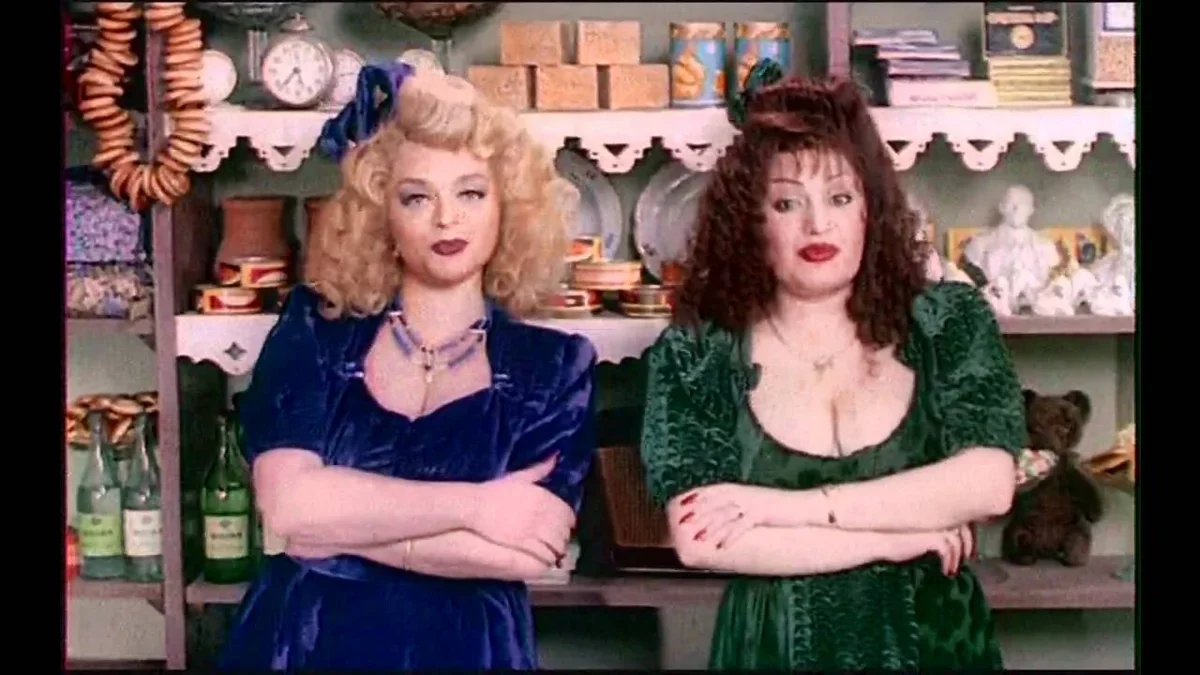 Рядом с Ларисой Долиной 