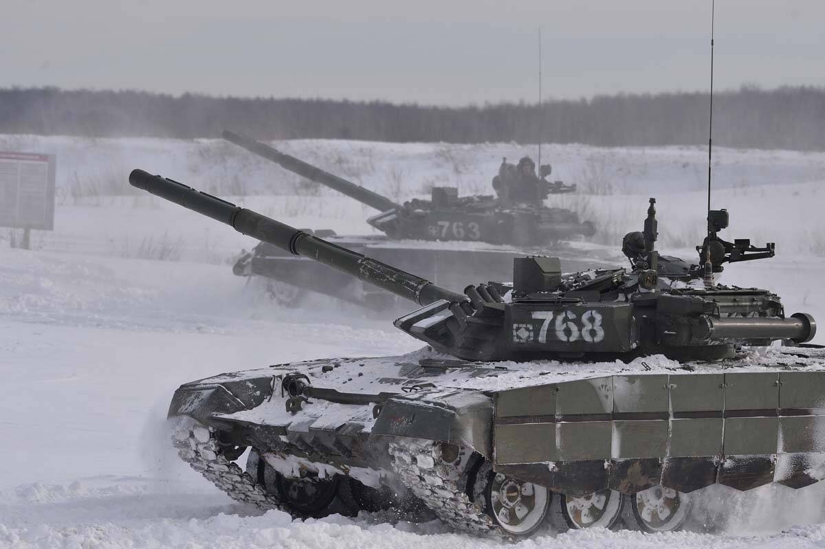 Источник: https://topwar.ru/181650-kto-pobedil-by-v-vojne-mezhdu-armijami-sssr-i-sovremennoj-rossii-v-seti-reshili-razobratsja.html