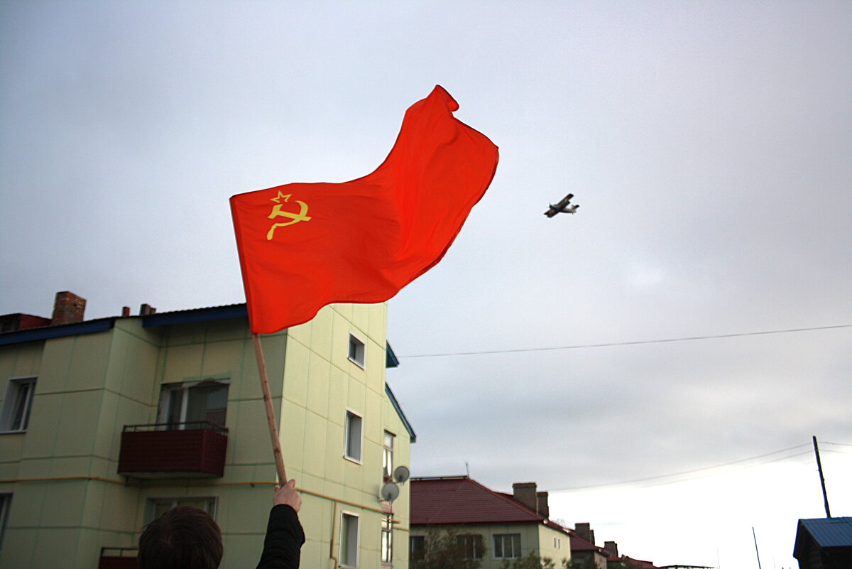 Фотография из открытых источников. Флаги СССР  появились на Украине.