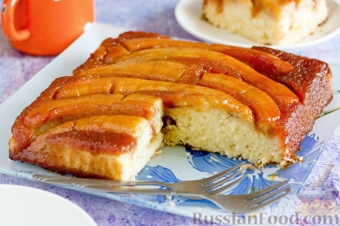 банан, масло сливочное, яйца, сахар, мука, разрыхлитель, кокосовая стружка, молоко, масло сливочное, сахар