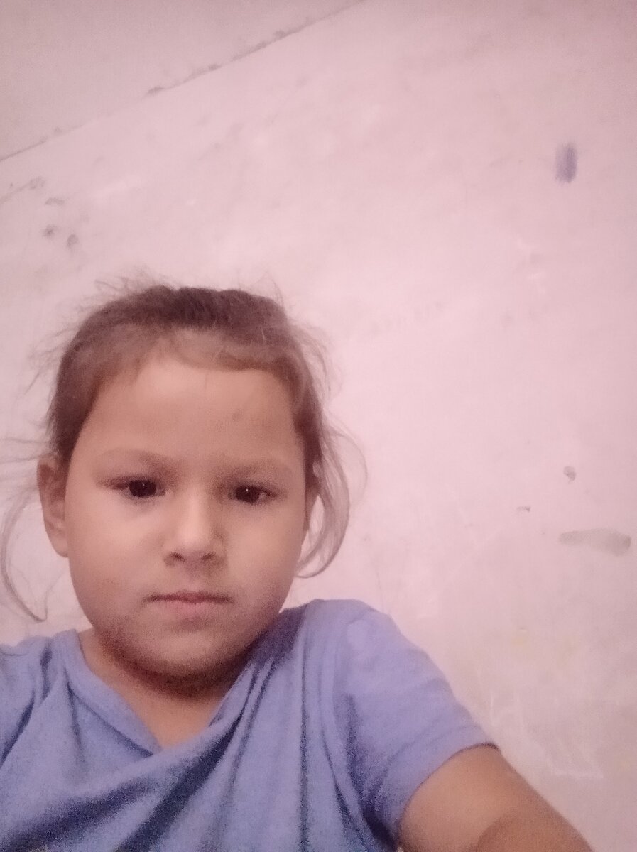 Похоже, что будущий блогер😆. Бесконечные селфи и видео. Пришлось поменять пароль на телефоне. 