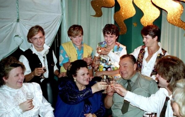 Группа «НА-НА» и певица Людмила Зыкина в Берлине, 1994 год.