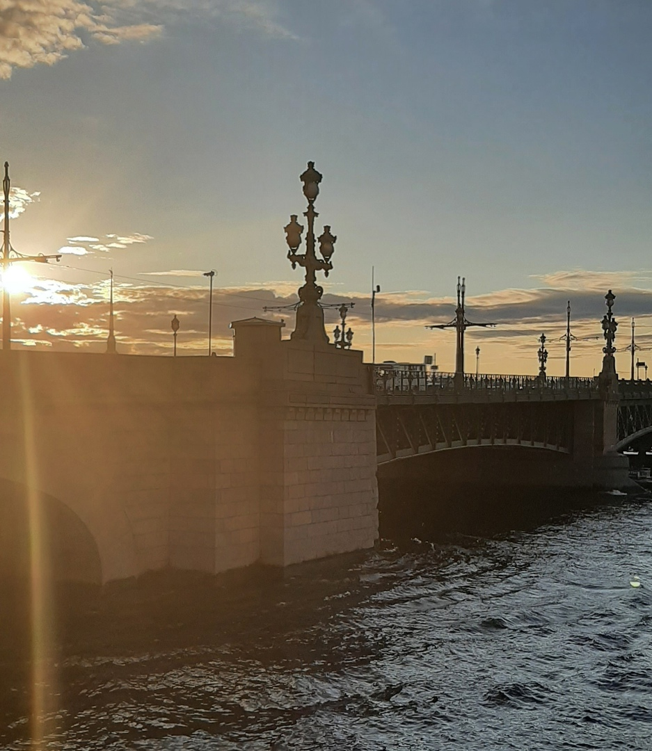 Троицкий мост на закате