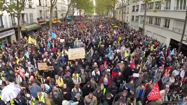 Протесты в Париже 16 октября. Видео © Twitter / tvyefr