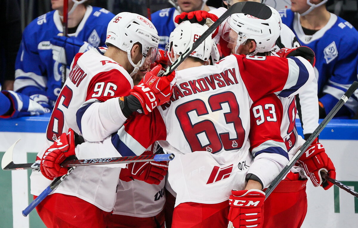    Игроки "Локомотива"  Сергей Савостьянов/ТАСС