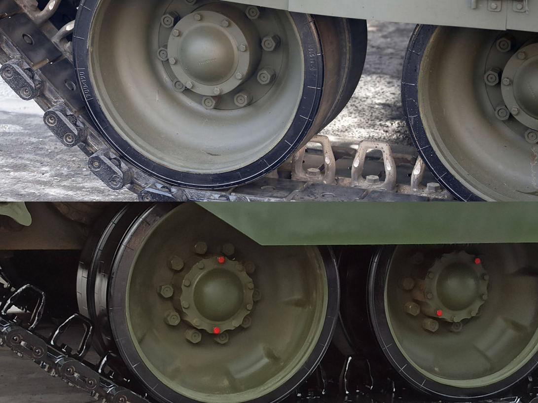 Вверху - ранний вариант. Внизу - современный.