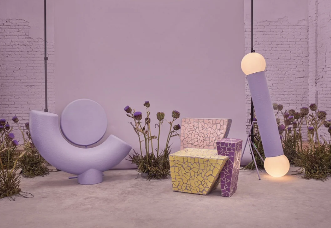    В коллекцию входят три предмета: кресло Say Hi, стул Trencadis и светильник Dumbbell., фото: Masquespacio