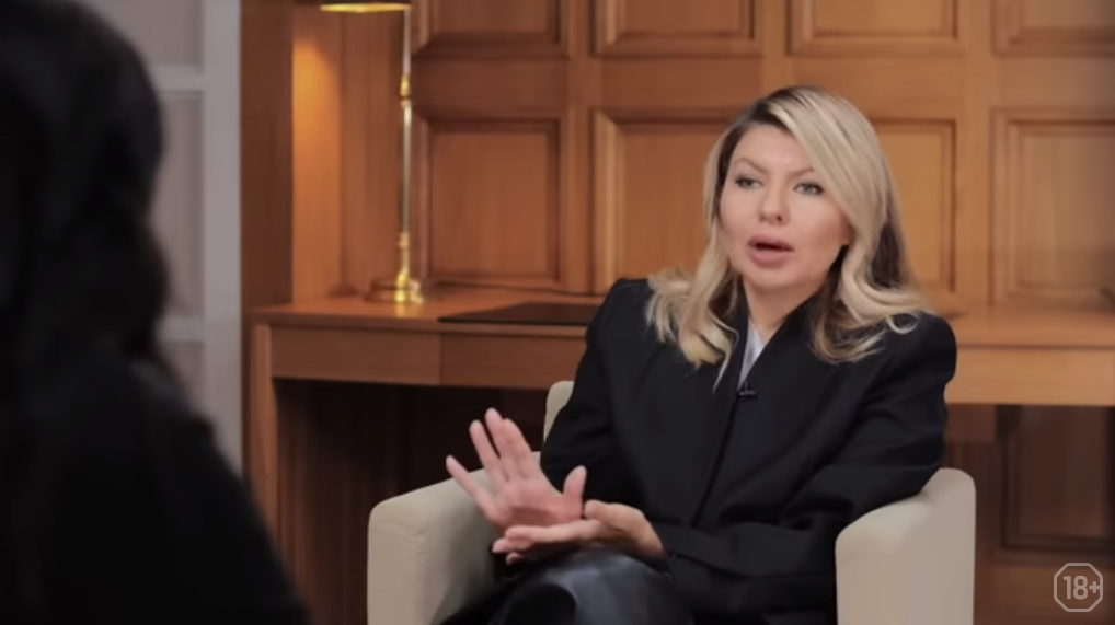 и даже клювик распахнула