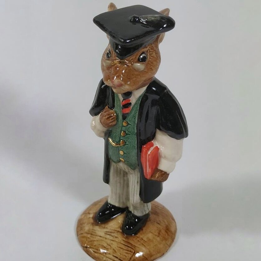 Royal Doulton "Bunnykins".  . , 1972-2005 . ,  .  9-10 . https://ru.bidspirit.com/