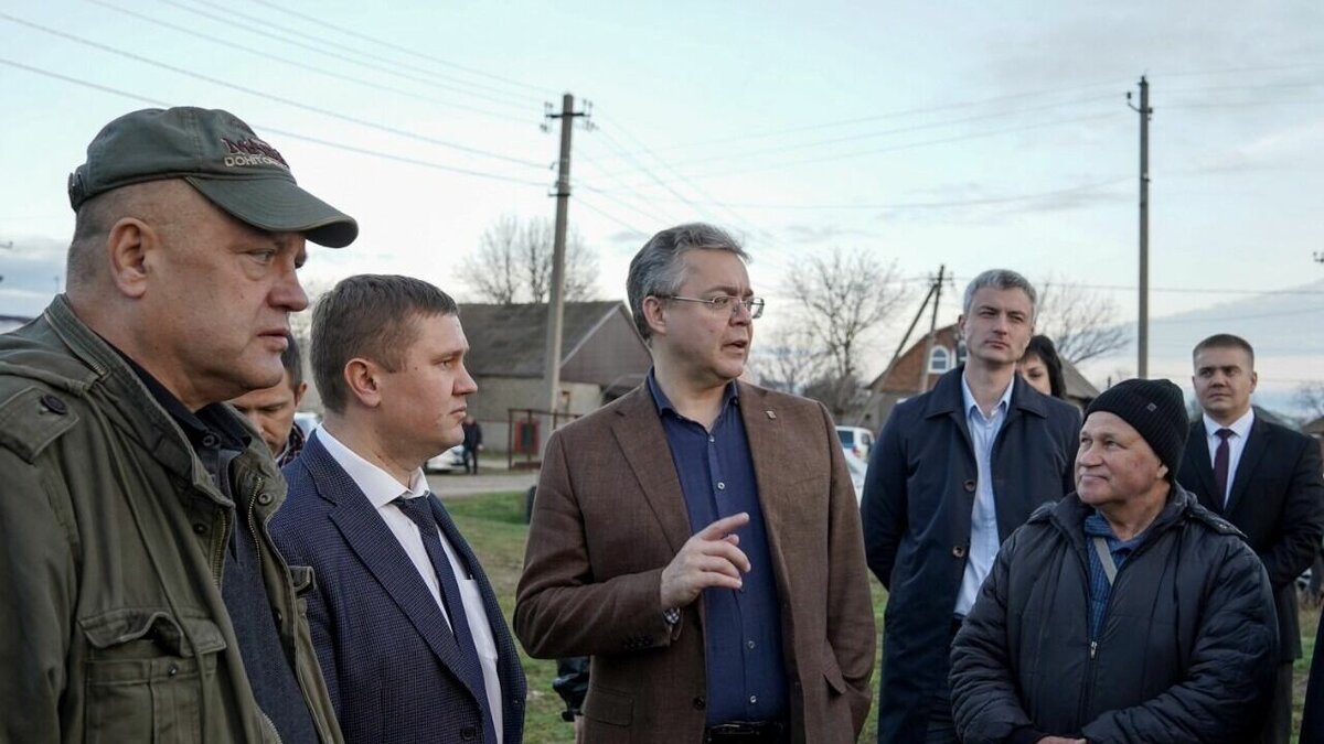     Партия "Единая Россия" 1 декабря, в свой день рождения, поблагодарила волонтеров и благотворителей, которые участвуют в гуманитарной миссии партии с начала СВО, а также помогают жителям Донбасса и новых регионов России.