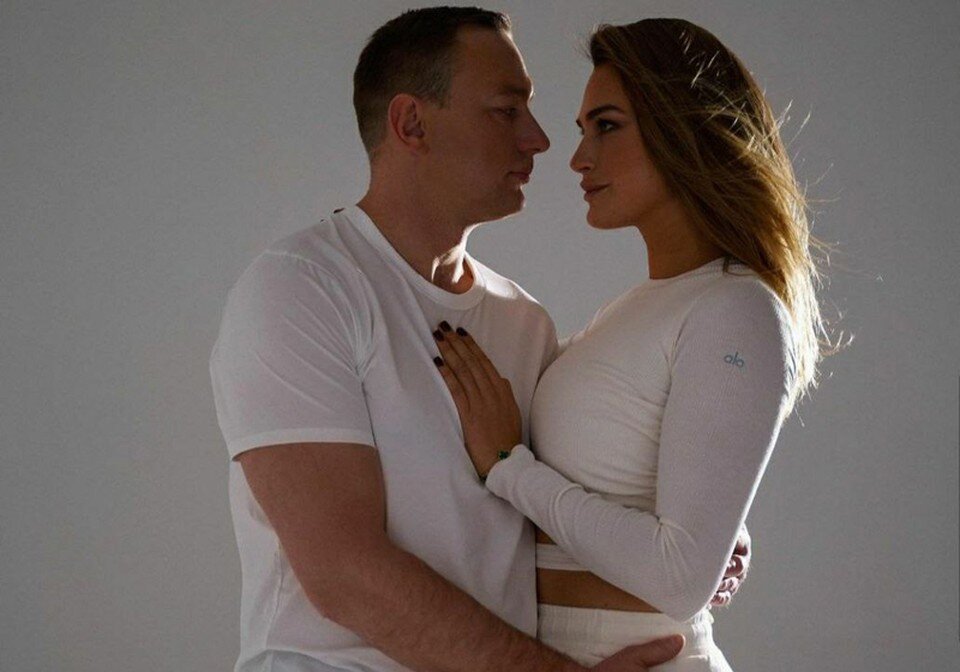     Арина передала привет своему возлюбленному: "Безумно сильно люблю". Фото: соцсети