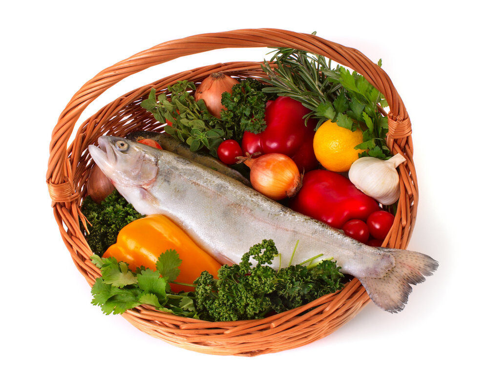 Рыба с овощами и гриба и. Овощи фрукты рыба. Рыба с овощами. Сырая рыба. Сырая рыба и овощи.