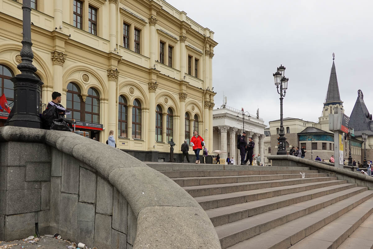 Адрес: Комсомольская площадь, 3