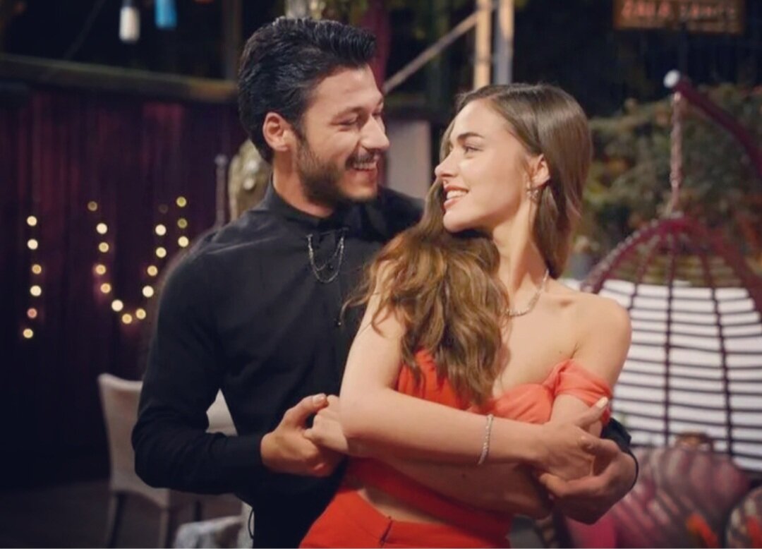 кадр из сериала "Стеклянные потолки", фото из свободных источников