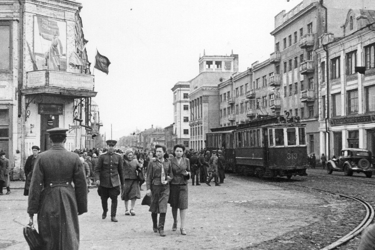 Порно комикс пацанка русский развратник трахает девочку на лесенке