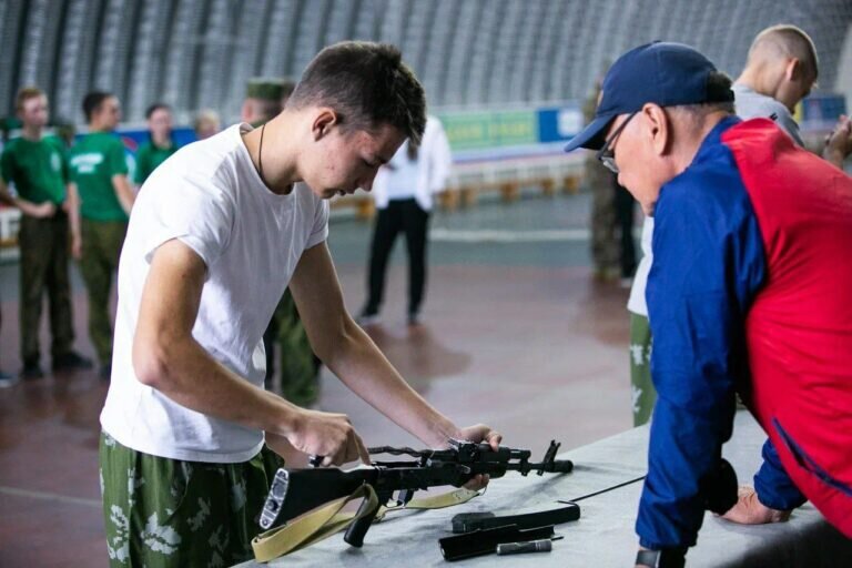    В Оренбуржье проходит четвертый день окружного финала игры «Зарница Поволжья» Андрей Севостьянов