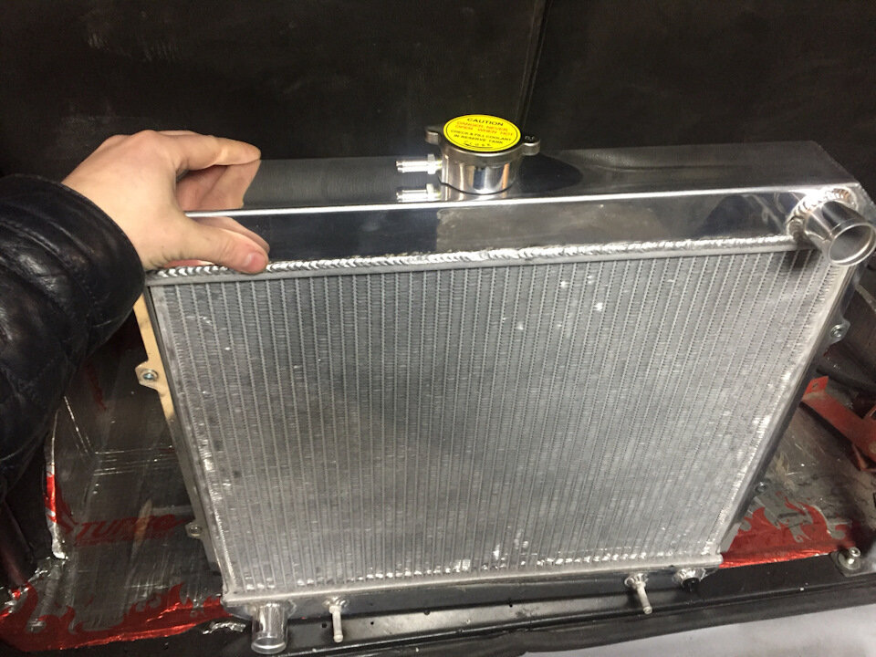 Снижается уровень антифриза, раз в месяц доливаю 150-200 грамм ...