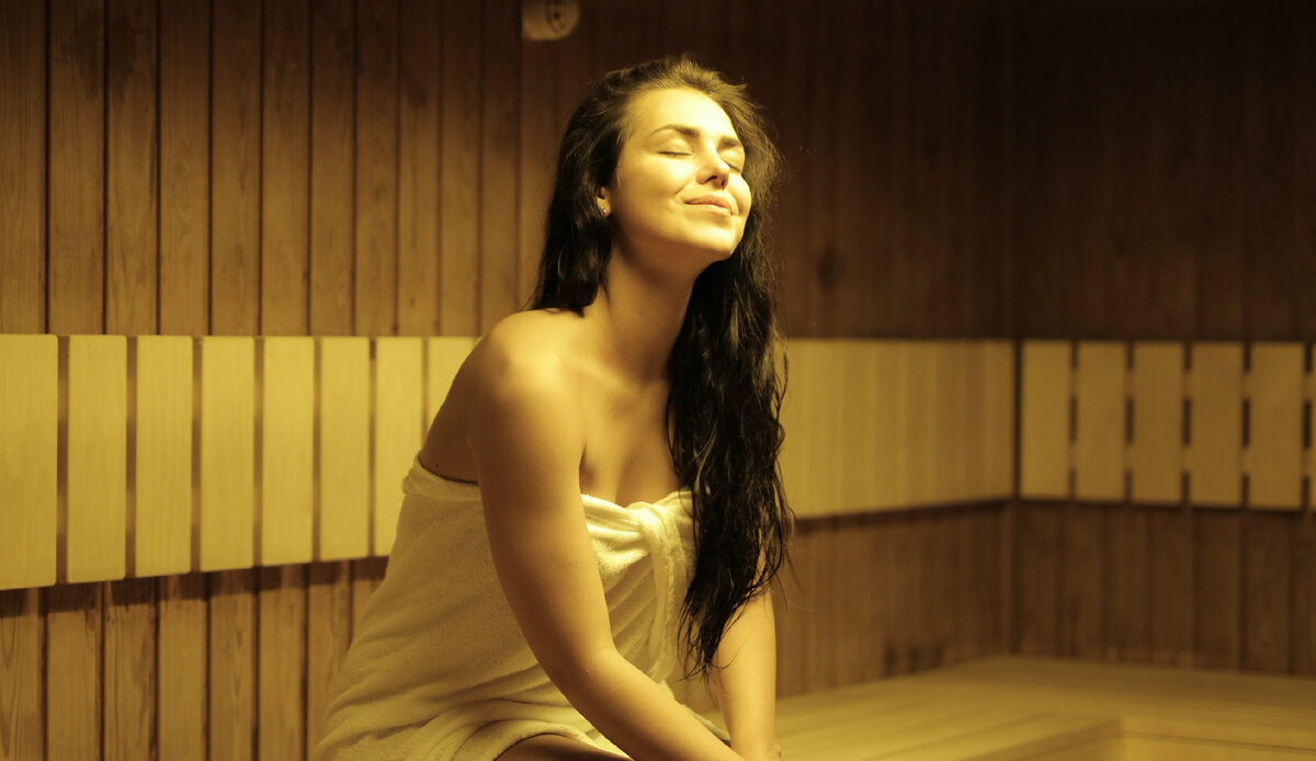Чтобы баня приносила удовольствие, нужно париться правильно. Фото автора Andrea Piacquadio Pexels. Используется по лицензии Creative Commons