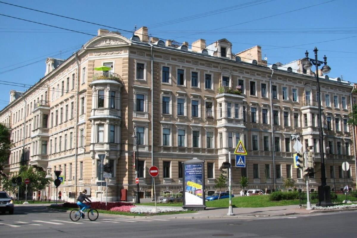 Высота 11 линия. Санкт-Петербург Васильевский остров большой проспект. Большой проспект Васильевского острова Василеостровский район. Большой проспект Васильевского острова 11. Большой проспект Васильевского острова 9