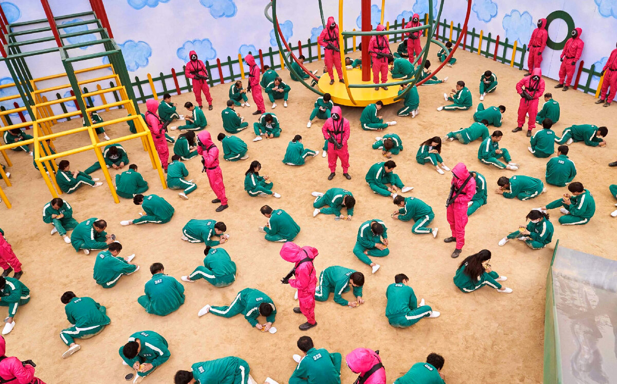 Очередная игра в сериале «Игра в кальмара». Источник: kinopoisk.ru