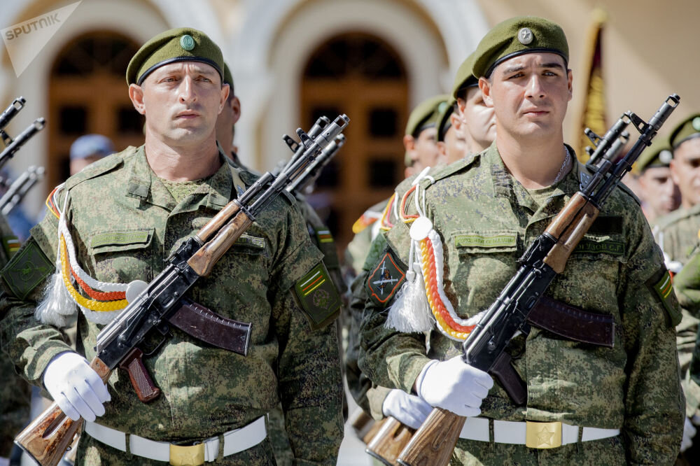 Российская цифра. Армия Южной Осетии. Южно Осетинская армия. Военнослужащие Южной Осетии. Южная Осетия парад 2020.