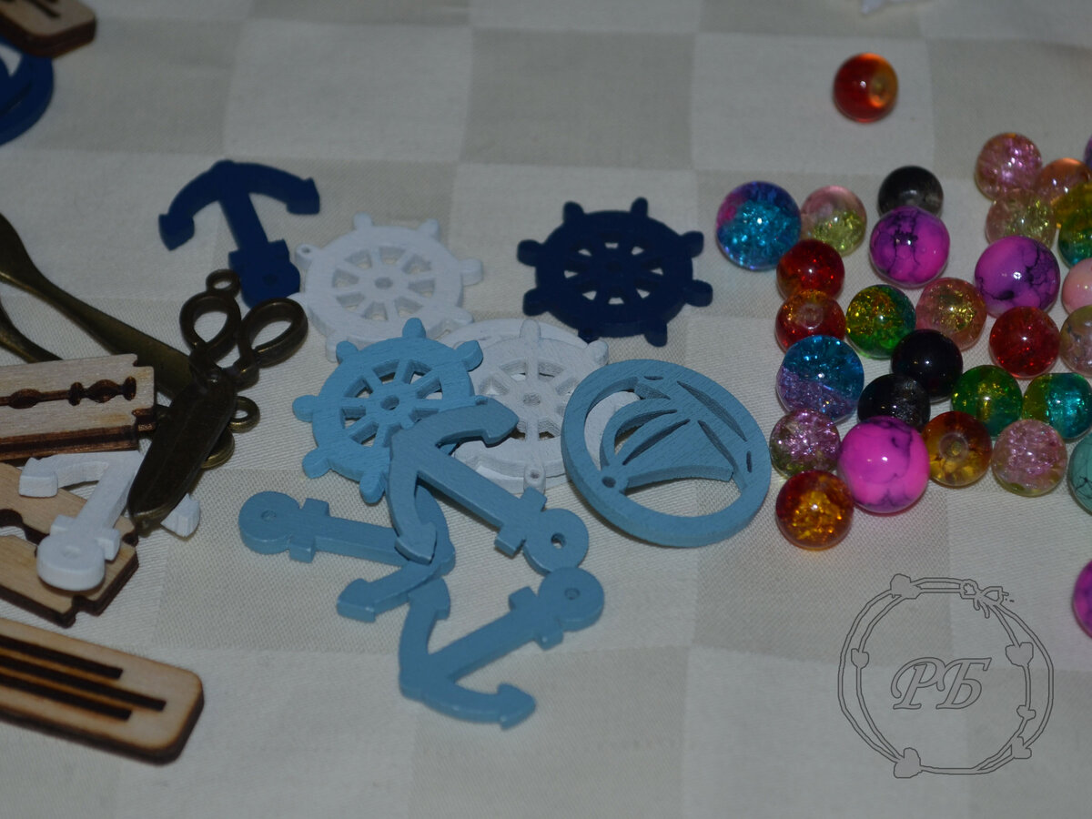 Небольшая коллекция бусин и не только. Покупались в разное время)