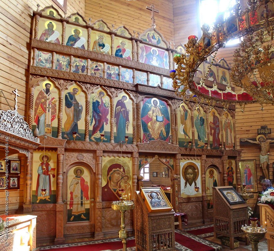Внутри Дмитриевского храма. фото из открытых источников интернет