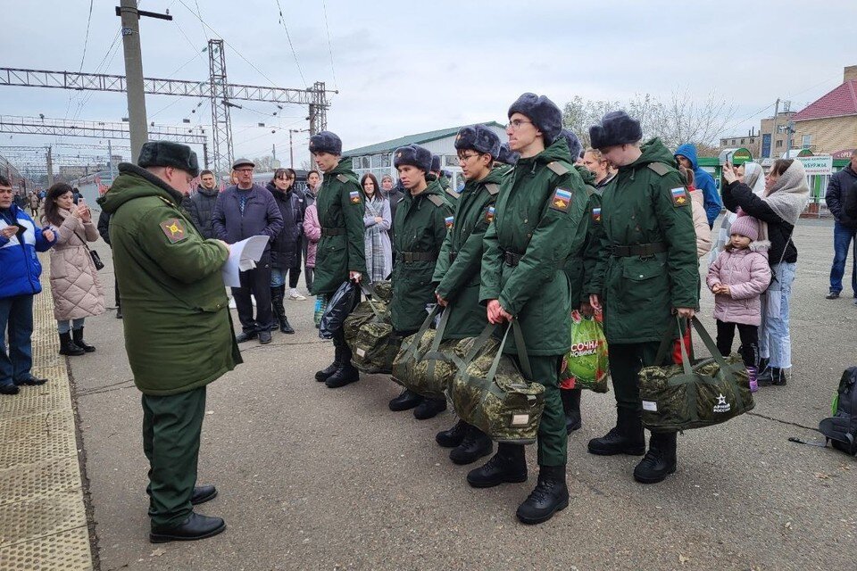     Всего из Оренбургской области планируют призвать 1861 новобранца. Фото: ria56.ru.