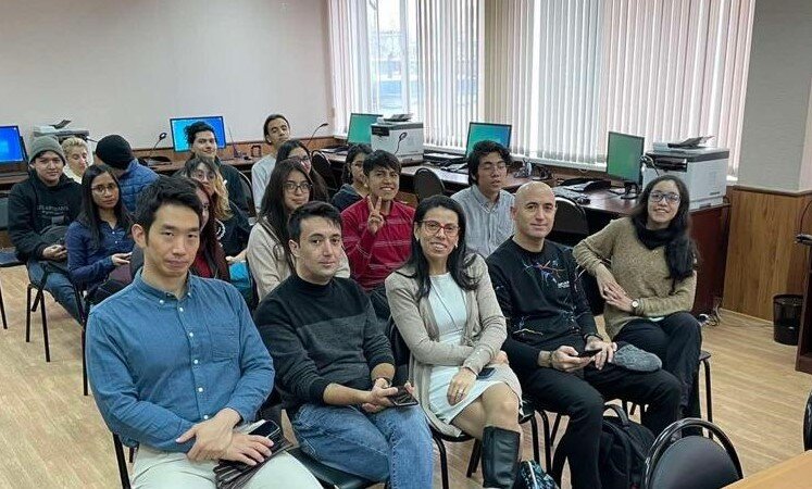 Иностранные студенты на курсах русского языка.