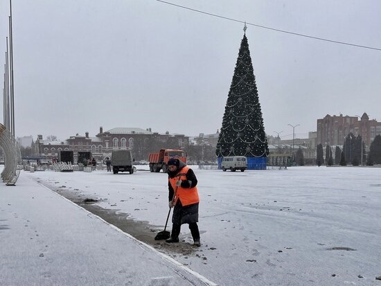     Уборка снега в Саратове. Фото: saratov.mk.ru "МК в Саратове"