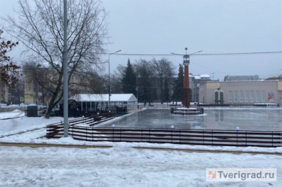    В Твери площадь, где должен был проходить праздник, оказалась затопленной