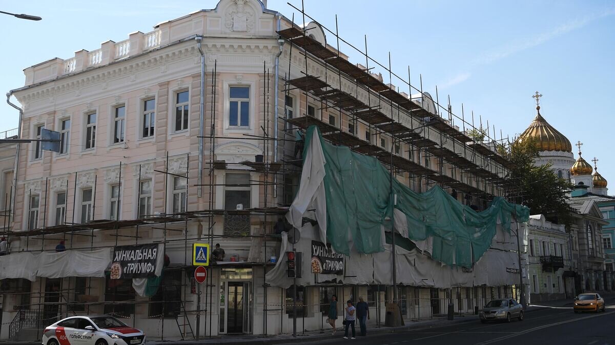    Ремонт фасада дома из списка объектов культурного наследия по адресу Волхонка 9 строение 1© РИА Новости / Алексей Майшев