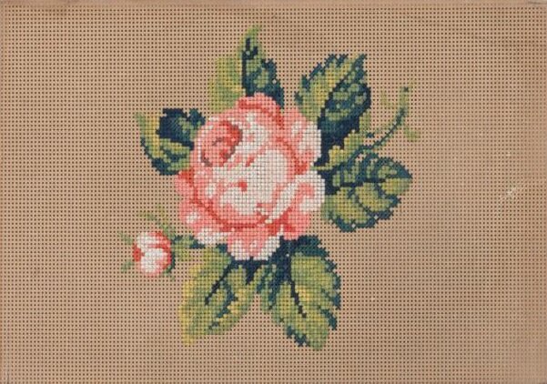 Вышивка «Роза». Россия (?). 1840-1850-е гг. Бумага, шелковые нити, вышивка.