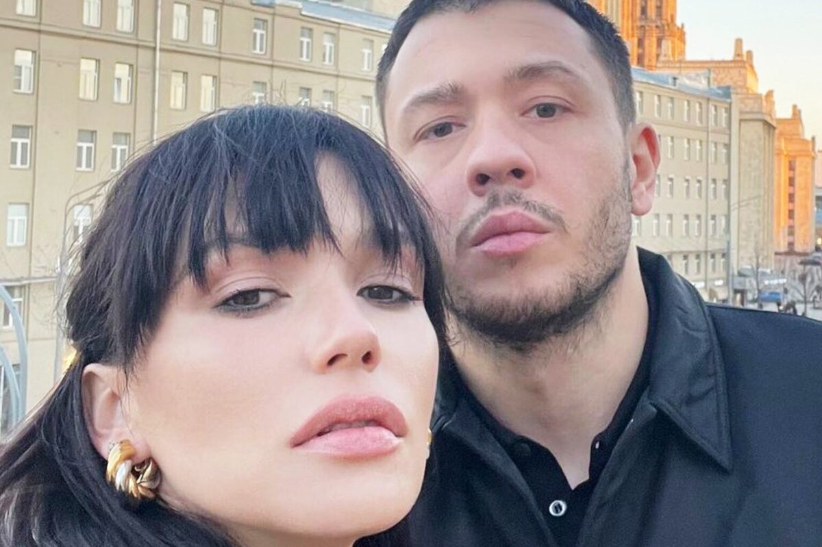     Четыре спальни, камин и бассейн: муж Ольги Серябкиной подарил ей особняк за 300 млн рублей