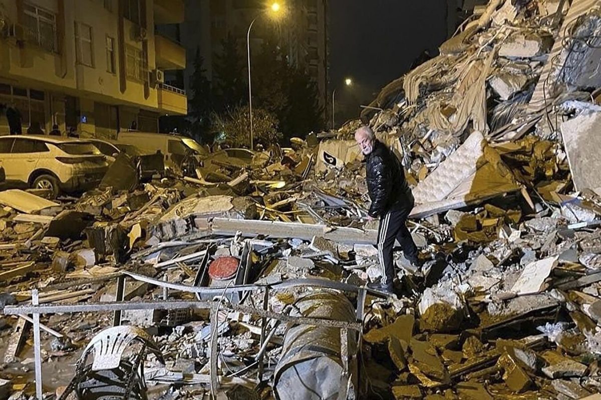    Последствия землетрясения в Турции. Фото: © AP Photo / Depo Photos. Главные новости на утро 7 февраля 2023 года Эрлен Абдулманов